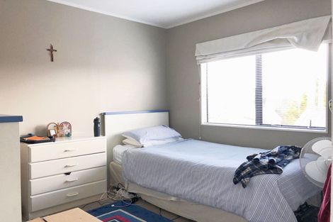 Photo of property in 8a Spring Grove, Henderson, Auckland, 0612