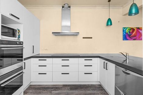 Photo of property in 473 Marine Parade, Napier South, Napier, 4110