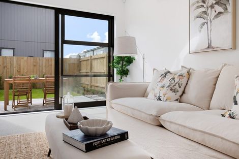 Photo of property in 11 Kitea Place, Mangere, Auckland, 2022