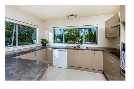 Photo of property in 6 Greville Road, Pinehill, Auckland, 0632