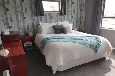 Photo of property in 14 Karaka Street, Merrilands, New Plymouth, 4312