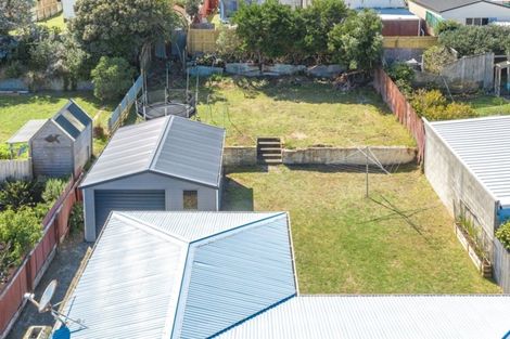 Photo of property in 12 Aotea Street, Castlecliff, Whanganui, 4501