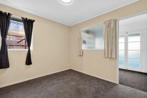 Photo of property in 1/2 Tye Road, Hillcrest, Auckland, 0627