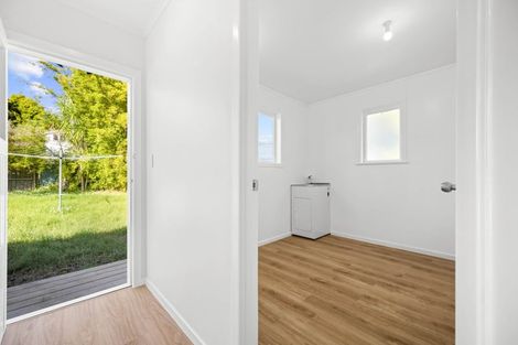 Photo of property in 350 West Coast Road, Glen Eden, Auckland, 0602