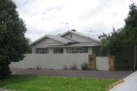 Photo of property in 29a Adam Street, Greenlane, Auckland, 1051