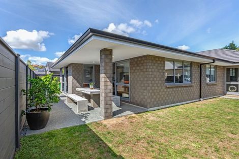 Photo of property in 3 Shearwater Lane, Whitby, Porirua, 5024
