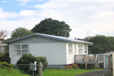 Photo of property in 33 Lincoln Park Avenue, Massey, Auckland, 0614