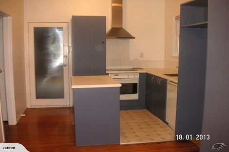 Photo of property in 122 Cambridge Terrace, Fairfield, Lower Hutt, 5011