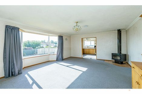 Photo of property in 19 Timaru Road, Waimate, 7924