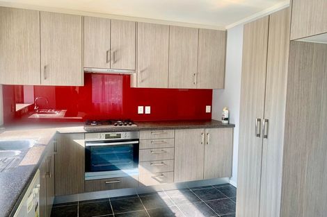 Photo of property in 2/3 Opurere Grove, Tirohanga, Lower Hutt, 5010