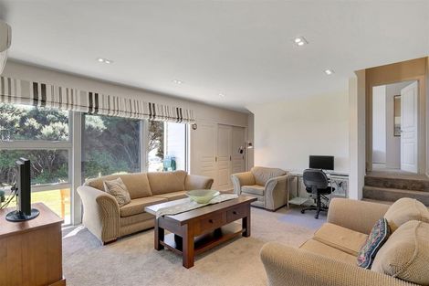 Photo of property in 21 Seascape View, Paremata, Porirua, 5024