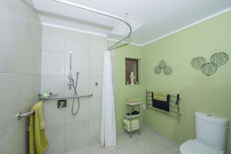 Photo of property in 7 Johnston Place, Welcome Bay, Tauranga, 3112