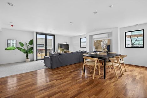 Photo of property in 294i Montreal Street, Christchurch Central, Christchurch, 8013