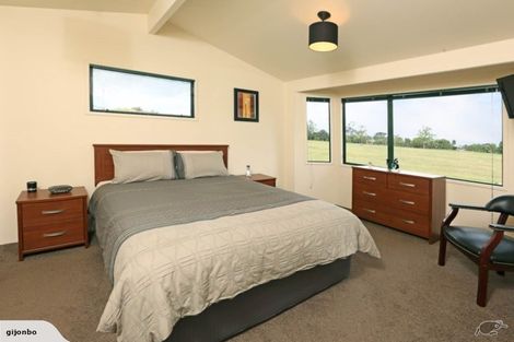 Photo of property in 80j Tirimoana Road, Te Atatu South, Auckland, 0602