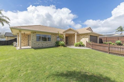 Photo of property in 37 Milson Drive, Papakura, 2110