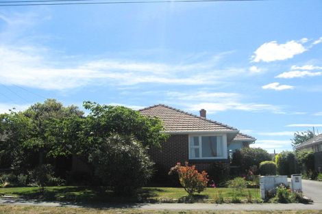 Photo of property in 16 Vivian Street, Burwood, Christchurch, 8083