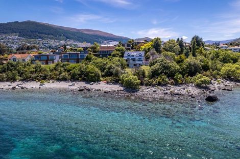 Photo of property in 78 Cedar Drive, Kelvin Heights, Queenstown, 9300