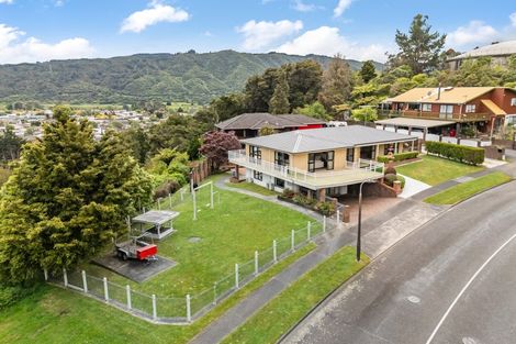 Photo of property in 7 King Charles Drive, Kingsley Heights, Upper Hutt, 5018