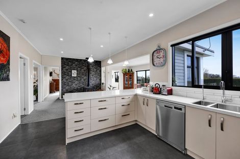 Photo of property in 414 Beaconsfield Road, Stratford, 4394