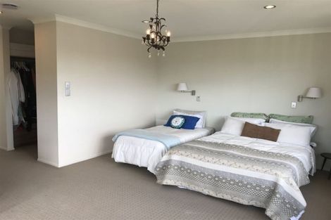 Photo of property in 11 Lismore Way, Oteha, Auckland, 0632