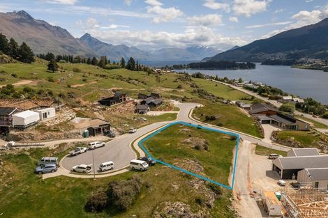 Photo of property in 1 Elk Place, Kelvin Heights, Queenstown, 9300