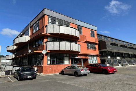 Photo of property in 4 Torrens Terrace, Mount Cook, Wellington, 6011