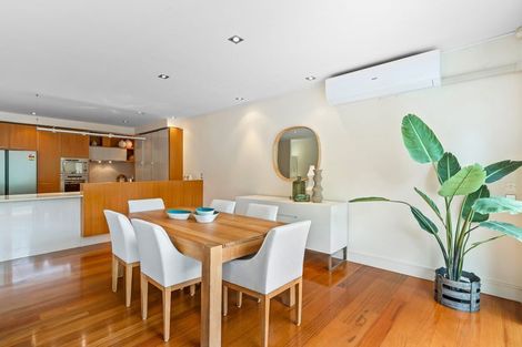 Photo of property in 5/258 Hurstmere Road, Takapuna, Auckland, 0622