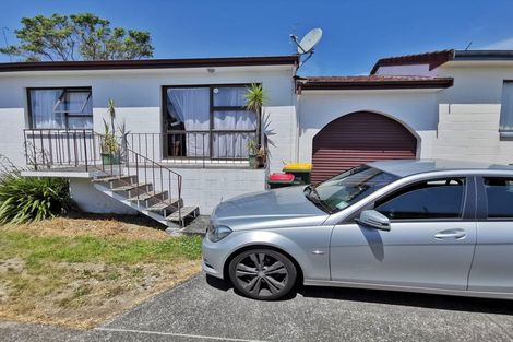 Photo of property in 3/6 Craigbank Avenue, New Lynn, Auckland, 0600