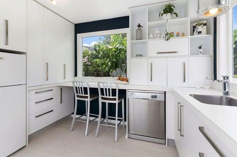 Photo of property in 132 Paremata Road, Paremata, Porirua, 5024