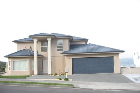 Photo of property in 45 Tamworth Crescent, Newlands, Wellington, 6037