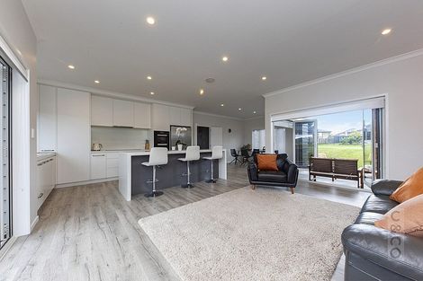 Photo of property in 80 Pohutukawa Parade, Riverhead, 0820