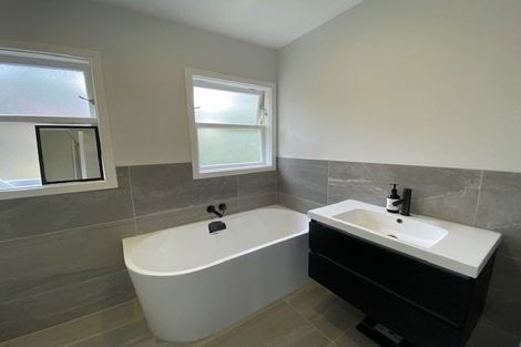 Photo of property in 25 Breton Grove, Kingston, Wellington, 6021