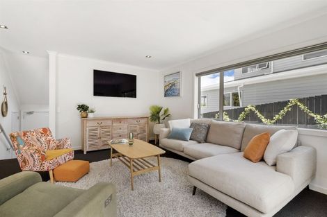 Photo of property in 7a Varlene Terrace, Forrest Hill, Auckland, 0620