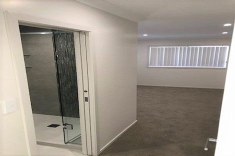 Photo of property in 35 Riverglade Parkway, Te Atatu South, Auckland, 0610
