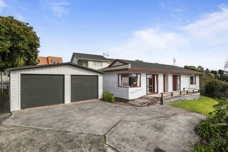 Photo of property in 2/96 Verbena Road, Birkdale, Auckland, 0626