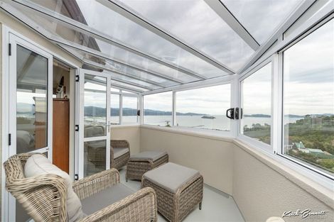 Photo of property in 8 Te Whiti Grove, Korokoro, Lower Hutt, 5012