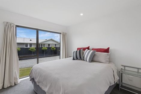 Photo of property in 27 Momorangi Crescent, Redwood, Christchurch, 8051