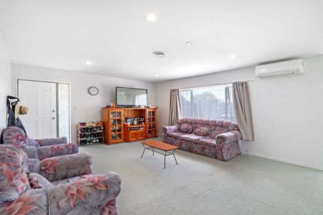 Photo of property in 16b Roick Parade, Glen Eden, Auckland, 0602