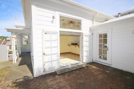 Photo of property in 68 Northland Road, Northland, Wellington, 6012