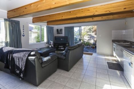 Photo of property in 75 Mandeville Street, Riccarton, Christchurch, 8011