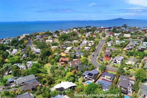 Photo of property in 1/17 Tiri View Place, Waiake, Auckland, 0630