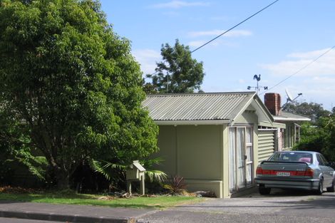 Photo of property in 1/17 Drome View Place, Beach Haven, Auckland, 0626
