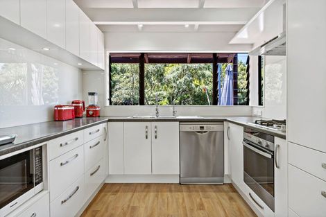 Photo of property in 7 Helvetia Drive, Browns Bay, Auckland, 0630