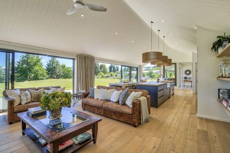 Photo of property in 2 Little Orchard Way, Wanaka, 9382
