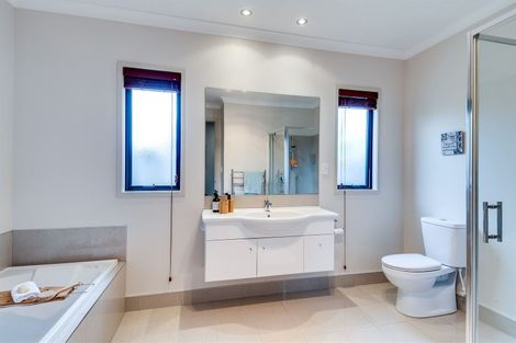 Photo of property in 28 Orotu Drive, Poraiti, Napier, 4112