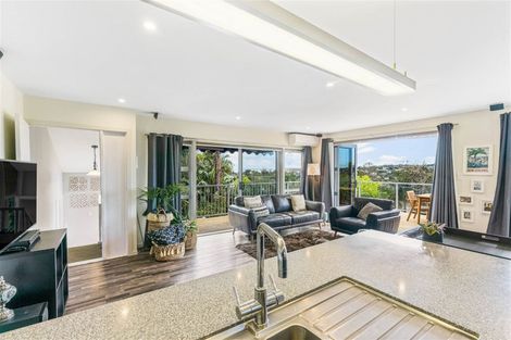 Photo of property in 6 Rakino Avenue, Manly, Whangaparaoa, 0930