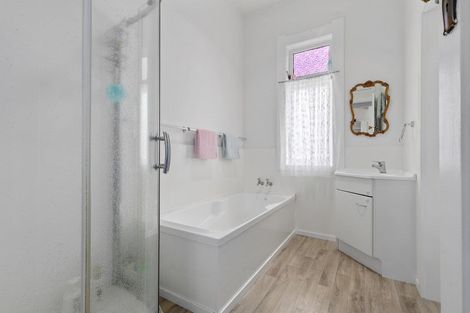 Photo of property in 14 Farmer Street, Te Aroha, 3320