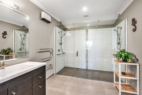 Photo of property in 4 Perrin Place, Darfield, 7510