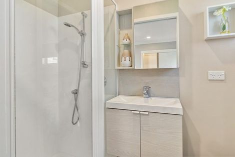 Photo of property in 65 Seacliffe Avenue, Belmont, Auckland, 0622