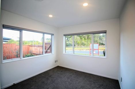 Photo of property in 33 Nobilo Road, Kumeu, 0810